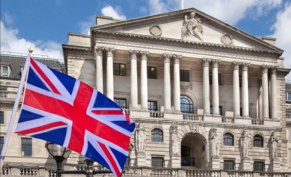 The Bank of England raises interest rates again and warns of a recession