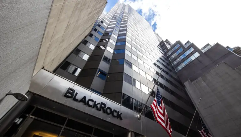 El CEO de BlackRock explicó finalmente en qué invertir para ganar a largo plazo